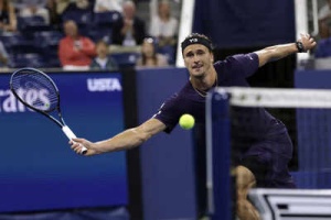 US Open Shocker: Zverev Ousted as Sinner Survives; Gauff & Swiatek Advance