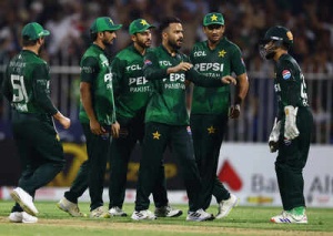 Asia Cup Showdown: Pakistan Coach Hails Nawaz as World's Top Spinner, Issues Challenge to India