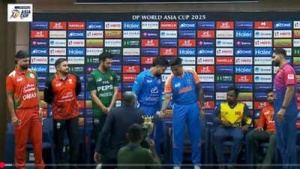 Suryakumar Yadav's Handshake with PCB Chief Mohsin Naqvi at Asia Cup Sparks Online Buzz
Hoặc (một lựa chọn khác):
Asia Cup 2025: Suryakumar Yadav's Meeting with PCB Chairman Naqvi Goes Viral Amidst Tensions