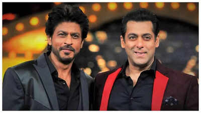 Salman Khan demonstrating scene to Shah Rukh Khan and Aishwarya Rai on Devdas set